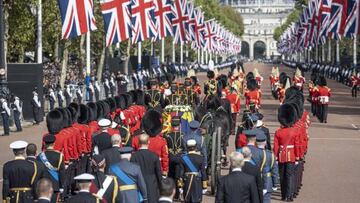 Así es el State Funeral Gun Carriage, el carruaje que lleva los restos mortales de Isabel II