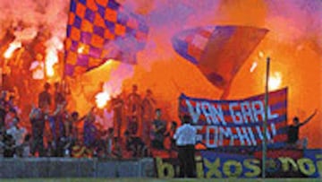 <B>FONDO PROBLEMÁTICO</B>. La grada que ocupan los boixos es un foco de problemas para la institución.