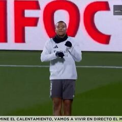 Mbappé's hilarious 'fishing for the ball' antics during warm-up stun fans