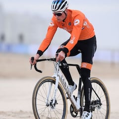 Van der Poel-Van Aert, con el arcoíris en juego
