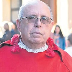 Incógnitas en la muerte del canónigo de Valencia: desnudo en la cama, mensajes por Whatsapp tras su muerte y un detenido