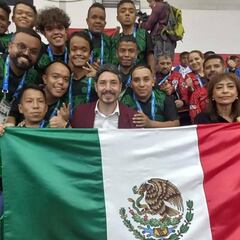 Embajador de México en Perú da bienvenida al Tri de talla baja