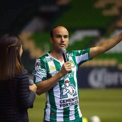 Las mejores postales en la presentación de Landon Donovan con León