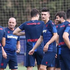 Pepelu se estrena en la convocatoria de la Sub-21