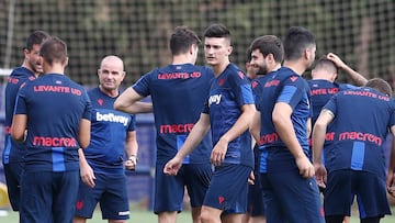 Pepelu, durante la pretemporada con el primer equipo del Levante.