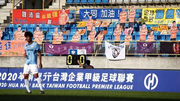 Dummies replace audience at a game during Taiwan&rsquo;s professional soccer league due to the outbreak of the coronavirus disease (COVID-19), in Taipei, Taiwan, May 3, 2020. REUTERS/Ann Wang