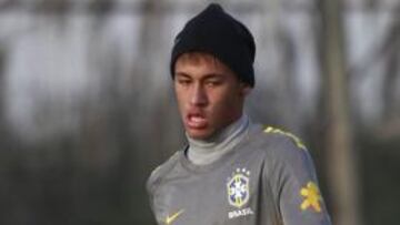 <b>DECIDIDO. </b>Neymar, ayer durante el entrenamiento de la selección brasileña.