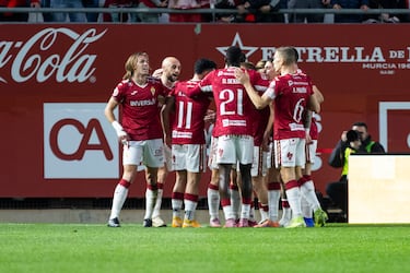 Vázquez y Abad castigan al Murcia