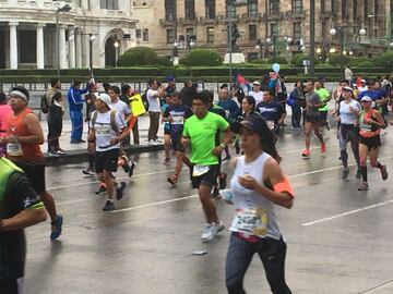 Si corriste el Maratón CDMX 2018, búscate en estas imágenes