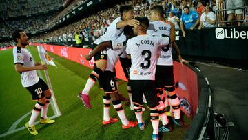 El Valencia celebra un gol.