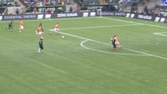 Es chileno y pide una nueva oportunidad en la Roja con este gol: ¡el estadio explotó!