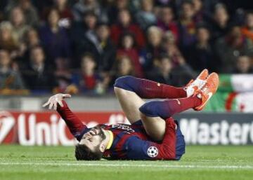 Gerard Piqué cae lesionado.