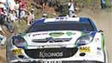 <b>DURA PRUEBA.</b> Xevi Pons, con el Xsara.