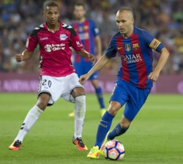 Iniesta estudió INEF mientras jugaba en el Barcelona