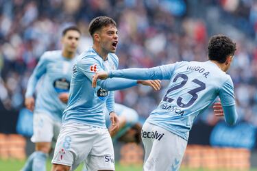 El mediocentro del equipo vigués acabó cuajando un buen partido. Una jugada suya acabó con un fuerte disparo desde la frontal. Además, ayudó a cortocircuitar la circulación del balón de los béticos. 
