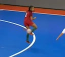 ¿Pero qué pasa en el futsal portugués? Ricardinho estará más que orgulloso de ella...