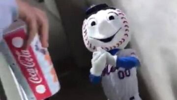 La ¡®peineta¡¯ de Mr. Met, s¨ªmbolo de su temporada