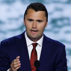 Disparan al influencer pro-Trump, Charlie Kirk, durante evento en la Universidad de Utah