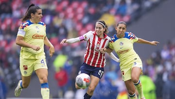 (L-R), Alicia Cervantes of Guadalajara and Karina Rodriguez of America during the game America vs Guadalajara, corresponding to Round 11 of the Torneo Apertura 2023 of the Womens Liga BBVA MX, at Azteca Stadium, on September 17, 2023.
<br><br>
(I-D), Alicia Cervantes de Guadalajara y Karina Rodriguez de America durante el partido America vs Guadalajara, correspondiente a la Jornada 11 del Torneo Apertura 2023 de la Liga BBVA MX Femenil, en el Estadio Azteca, el 17 de Septiembre de 2023