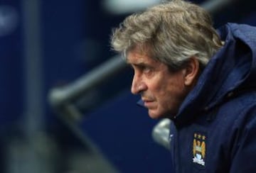 A pesar de los rumores, Manuel Pellegrini seguirá en la banca del Manchester City de Inglaterra.