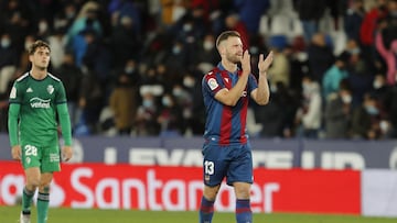 05/12/21 PARTIDO PRIMERA DIVISION 
 LEVANTE - OSASUNA
 MUSTAFI