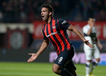 El nuevo '9' de Cruz Azul es charrúa y llega procedente de San Lorenzo, donde marcó siete goles en 10 partidos. 