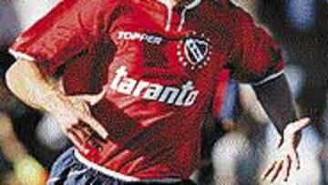 <b>FEDERICO INSÚA</B>. Centrocampista que puede jugar como volante o por la banda izquierda. Es el más joven de los tres (23 años). Pertenece a la cantera de Argentinos Juniors y ésta es su segunda temporada en Independiente: 51 partidos y 13 goles.