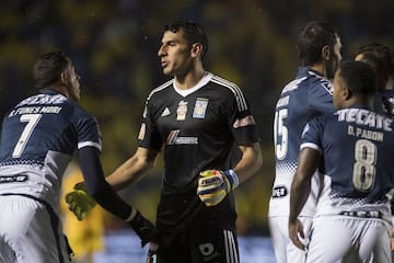 Un partido muy disputado fue el que se vivió en el Estadio Universitario. Te presentamos las majores imágenes que dejó el primer capítulo de la final.