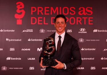 El 1 de diciembre del año pasado, Fernando Torres recibió el Premio AS del Deporte por su trayectoria como futbolista profesional. ¿Quién sabe si lo volverá a recibir por su trayectoria como entrenador?