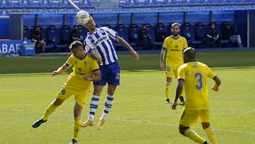 Joselu, ante el Cádiz la temporada pasada