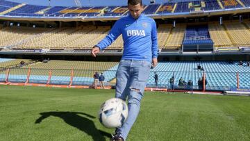 Edwin Cardona firma contrato con Boca y visita La Bombonera