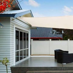 Resguárdate del sol y la lluvia con este toldo vela superventas, disponible en cuatro colores