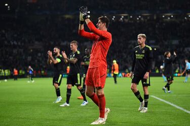 Courtois mantiene el pulso