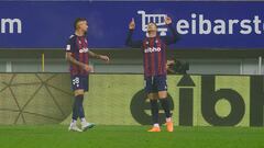 Sergio León hizo bueno el dicho 'llegar y besar el santo'. El delantero se estrenó con el Eibar de la mejor manera. Gol para dar los tres puntos a su equipo. Además disparó un balón al palo, en los 15 minutos que tuvo sobre el campo.