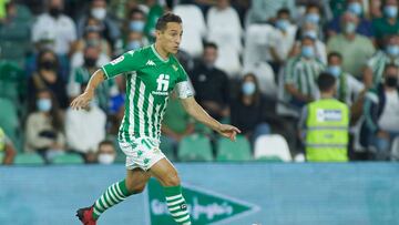 Andr&eacute;s Guardado durante un partido con el Real Betis en la Liga de Espa&ntilde;a