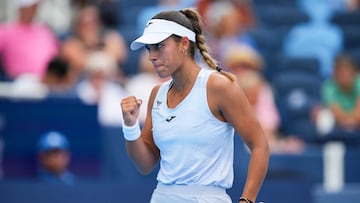 Aug 7, 2025; Cincinnati, OH, USA; Jessica Bouzas Maneiro (ESP) reacts against Venus Williams (USA) during the Cincinnati Open at the Lindner Family Tennis Center. Mandatory Credit: Aaron Doster-Imagn Images