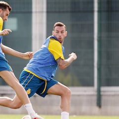 Álvaro, en la puerta de salida y guiño a Hernán