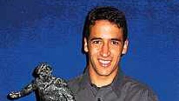 Otro premio para Rául. La Prensa croata entregó a Raúl un premio como mejor futbolista de Europa. El goleador blanco no para de acaparar galardones en estas fechas de balance del año.