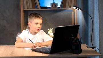 Lámpara de escritorio led en Amazon