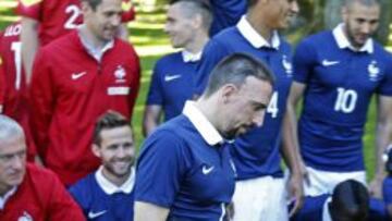 Franck Ribery junto a sus compañeros de selección en la foto oficial para el Mundial.