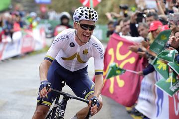 Stefan Denifl celebra la victoria de etapa.