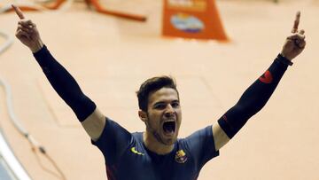 GRA473. VALENCIA, 10/02/2017.- El atleta Oscar Husillos reacciona a su llegada a meta en la carrera de 400 metros, en el Gran Premio Ciudad de Valencia de atletismo en pista cubierta que reúne a la élite española en busca de mínimas para participar en los Europeos de Belgrado de marzo. EFE/Kai Försterling