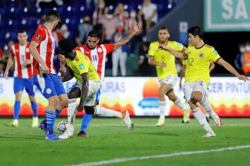 Por la fecha 10 de las Eliminatorias Sudamericanas, el equipo de Reinaldo Rueda se llevó un punto del estadio Defensores del Chaco. Sanabria marcó para el local mientras que Cuadrado empató el partido.