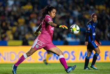 La portera de Gallos fue importante para su equipo, pues a pesar de que el marcador fue bastante amplio ante Tigres, gracias a ella evitaron que la goleada terminara siendo peor.