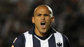 Humberto Suazo, el 'killer' de Rayados en finales