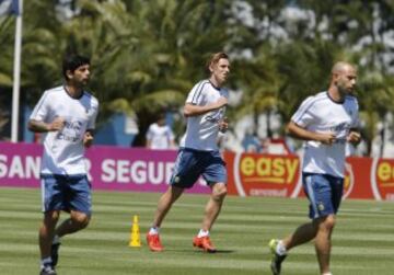 Argentina hizo su última práctica en el predio de Ezeiza antes de viajar a Colombia. Higuaín entrenó con normalidad, Lamela lo hizo aparte.