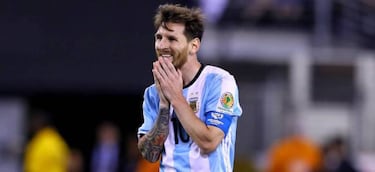 Portugal coach Santos laughs off Ronaldo retirement question