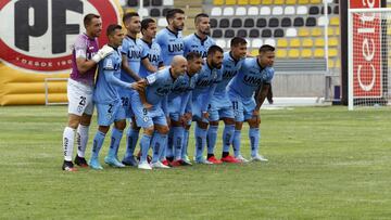 Futbol, Coquimbo Unido vs Iquique
Octava fecha, campeonato AFP Plan Vital 2020 Primera rueda.
El Equipo de Iquique posa para los reporteros grficos, durante el partido de primera division contra Coquimbo Unido disputado en el estadio Francisco Sanchez Rumoroso de Coquimbo, Chile.
15/03/2020
Camilo Contreras/Photosport
Football, Coquimbo Unido vs Iquique
Eighth date, AFP Plan Vital 2020 championship First wheel.
The Iquique Team poses for the photojournalists during the first division match against Coquimbo Unido played at the Francisco Sanchez Rumoroso stadium in Coquimbo, Chile.
15/03/2020
Camilo Contreras/Photosport