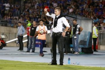 Futbol, Universidad de Chile vs Union EspaÃ±ola
Septima fecha, campeonato de Clausura 2016/17
El entrenador de  Union EspaÃ±ola Martin Palermo, da intrusiones  a sus jugadores durante el partido de primera division contra Universidad de Chile disputado en el estadio Nacional de Santiago, Chile.
19/03/2017
Karin Pozo/Photosport
*************

Football, Universidad de Chile vs Union EspaÃ±ola
7th date, Clousure Championship 2016/17
Union EspaÃ±ola's manager Martin Palermo instructs his players during the first division football match against Universidad de Chile at the Nacional stadium in Santiago, Chile.
19/03/2017
Karin Pozo/Photosport