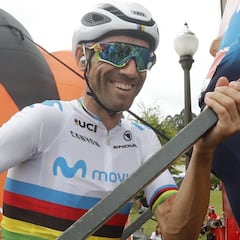 Valverde: "Astana le salvó el maillot de líder a Roglic"